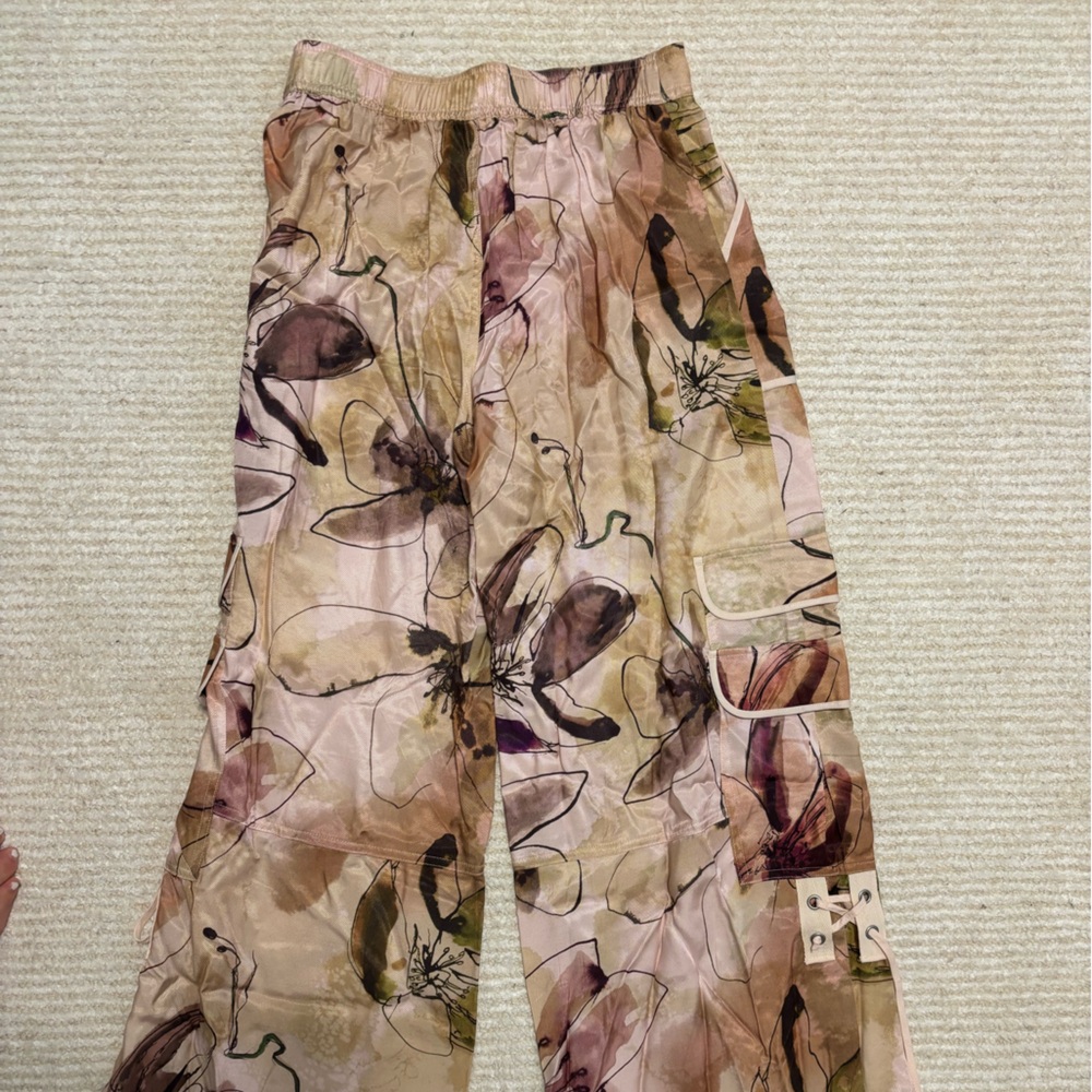 Anthropologie Palazzo Utility Pants
| Floral Flowy Patterned Pants - Picture 5 of 6